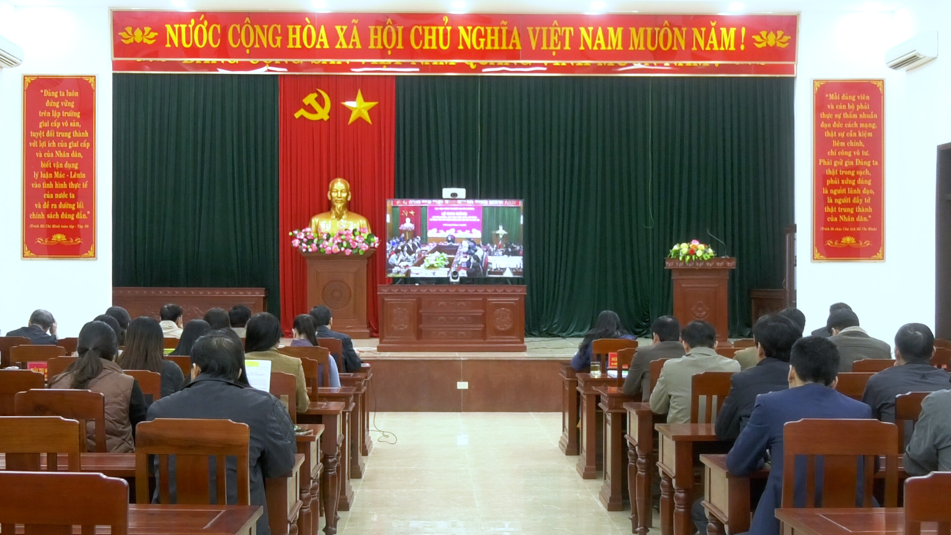 Lớp bồi dưỡng, cập nhật kiến thức, kỹ năng về công tác xây dựng Đảng đối với cấp ủy cấp xã, phường, đặc khu