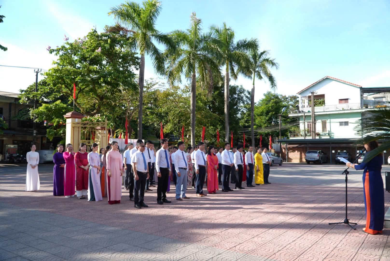 UBND phường Quảng Trị tổ chức Lễ chào cờ và sinh hoạt tư tưởng dưới cờ Chuyên đề Tháng 7 với nội dung Kỷ niệm 79 năm Ngày Thương bình liệt sỹ ( 27/7/1947 - 27/7/2026).