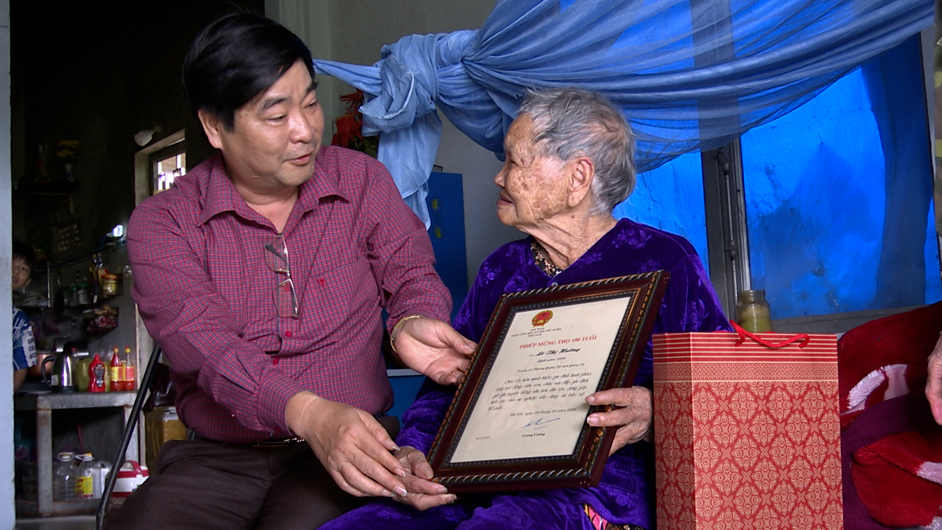 Phường Quảng Trị thăm, chúc Tết người cao tuổi nhân dịp Tết Nguyên đán