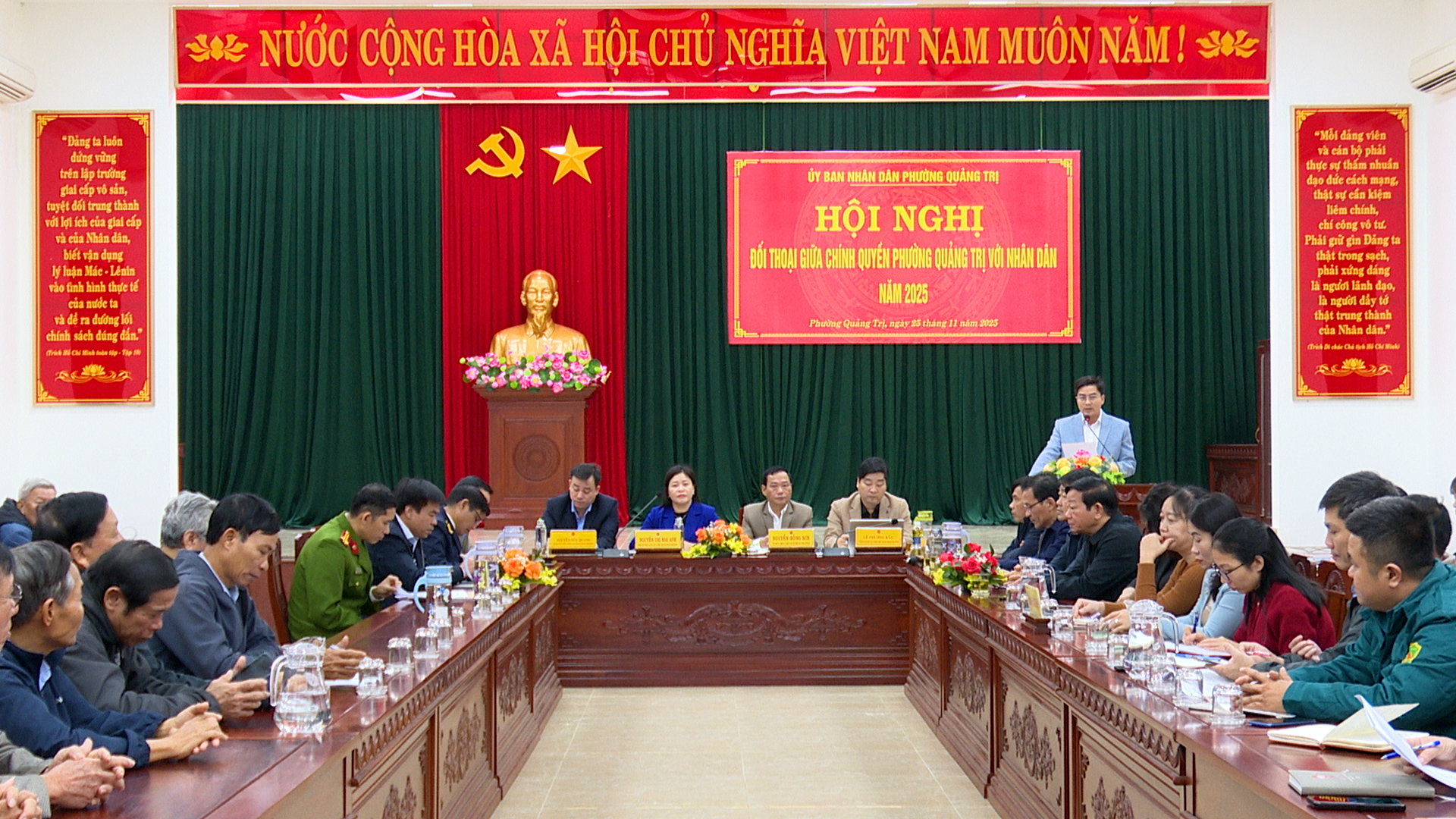 Hội nghị đối thoại giữa chính quyền phường Quảng Trị với nhân dân năm 2025