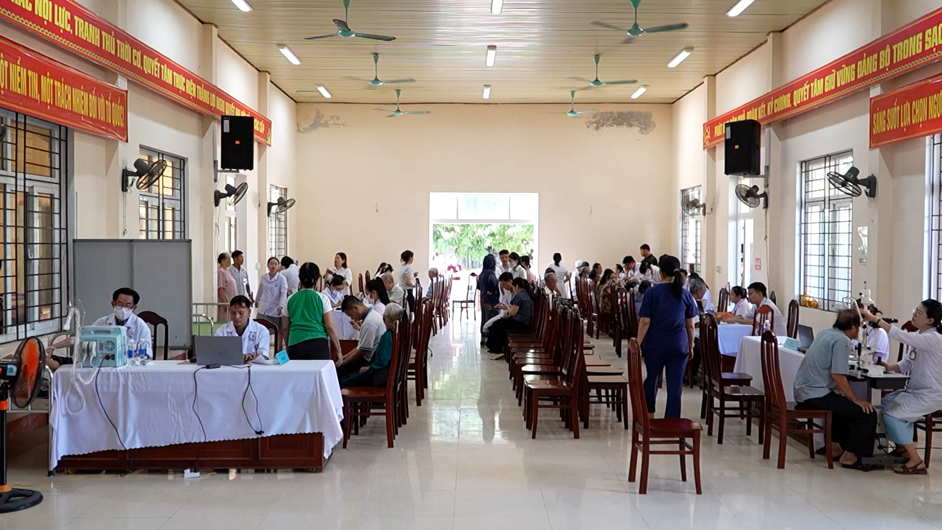 Phường Quảng Trị triển khai khám sức khỏe định kỳ, khám sàng lọc cho người có công đợt 1 năm 2026